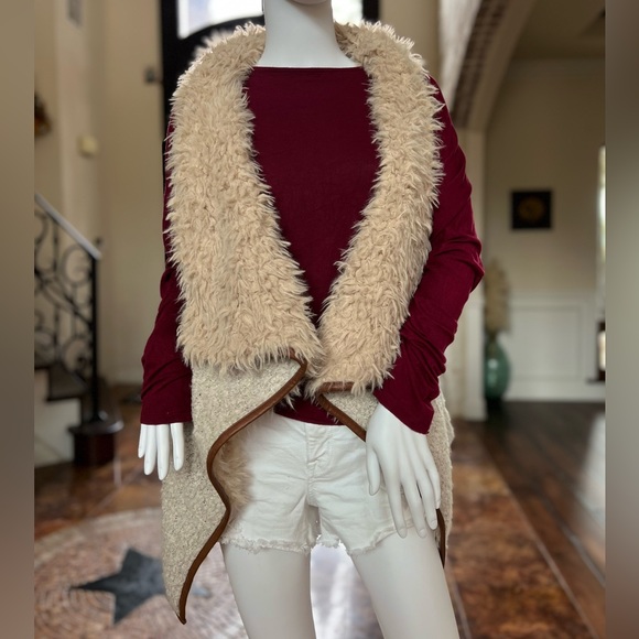 Anthropologie Love Tree Shearling Sherpa Faux Fur Vest - Monogrammed BAS - Picture 5 of 6